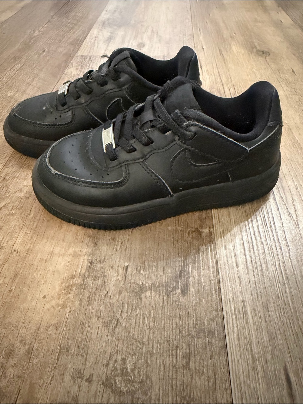 Nike Kids Black Air Force 1 Low Top LaceSneakers